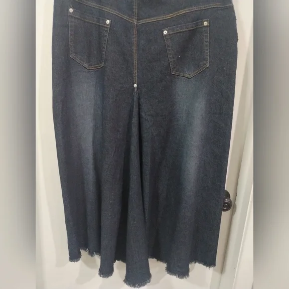 Women's Denim Skirt in Dark Blue - Picture 2 of 11